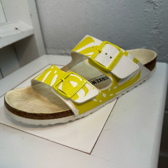 Birkenstocks Birko Flor White Yellow Rare Two Strap Printed Sandals Size 40 US 9 - Picture 10 of 11